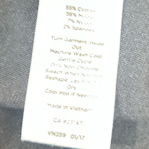 Talbots black Sleeveless Blouse top Cutout Neckline contrast white edging large - Picture 8 of 8